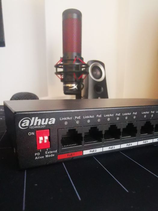 Switch cu 8 porturi PoE Dahua PFS3010-8GT-96-V2