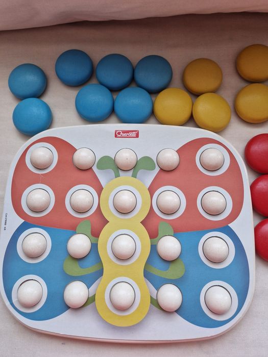 Детски играчки - дървен паркинг за коли и мозайка за подреждане