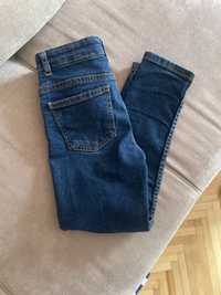 Продам джинсы на мальчика 6-7 лет