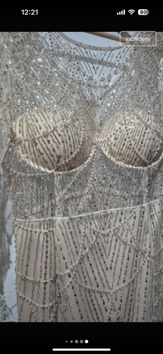 Rochie facuta pe coamanda