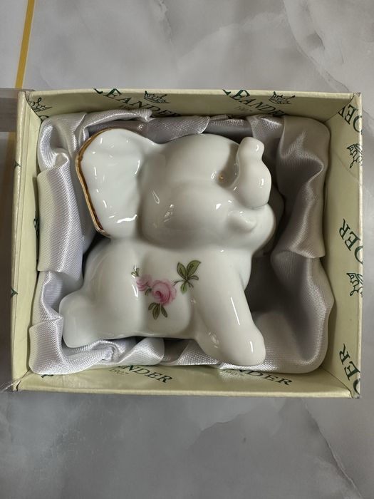 Фарфорывый набор из нескольких предметов