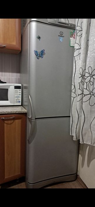 Продам холодильник