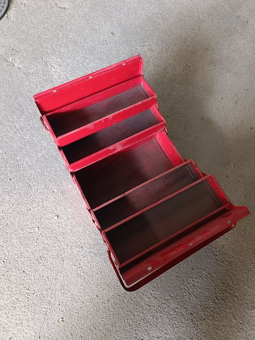 Метален куфар за инструменти