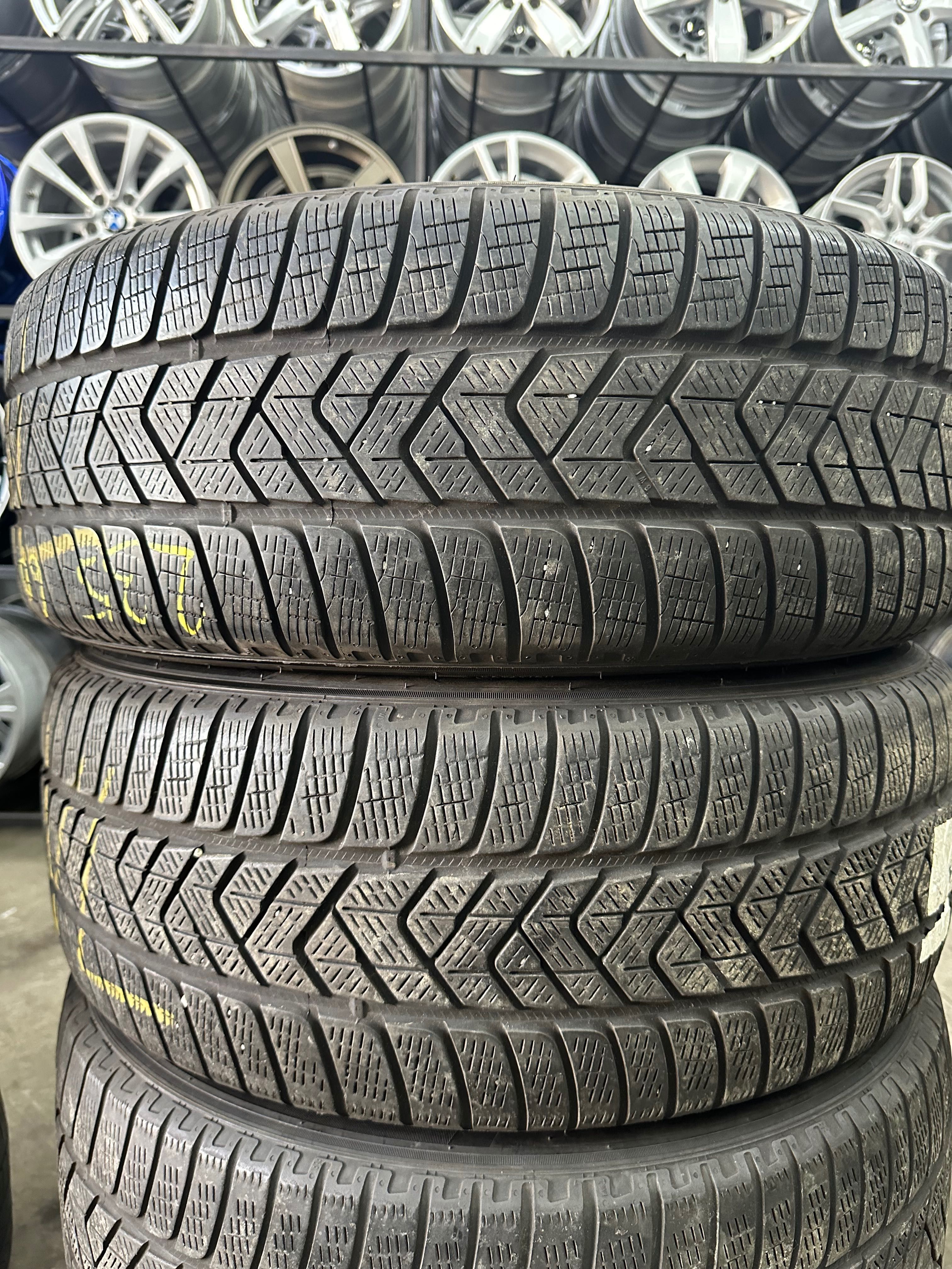 Anvelope 235 60 18 Pirelli M+S in stare foarte buna! Dot 2018