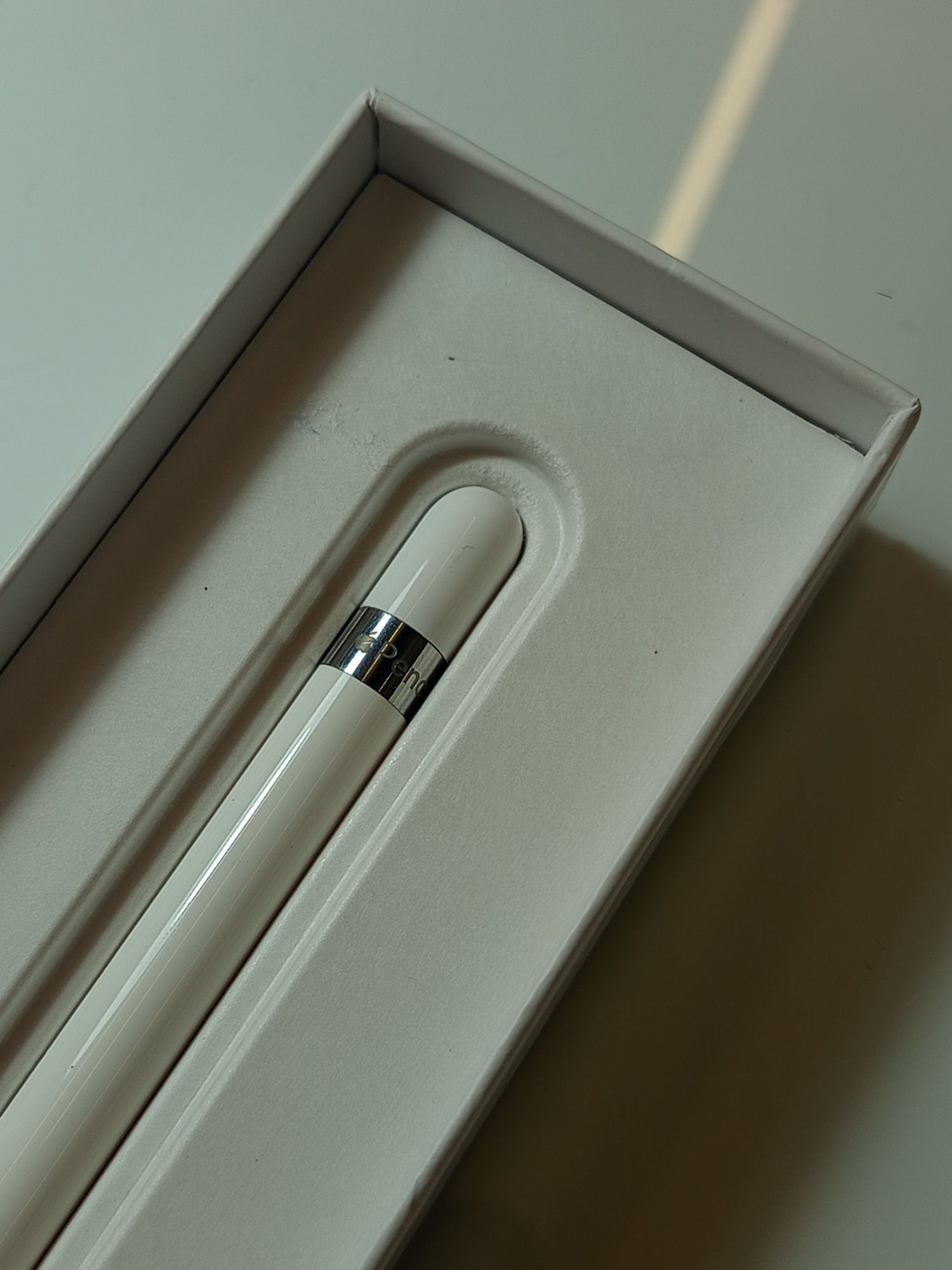 Apple Pencil (1st Generation) – Стилус за iPad + подарък накрайници