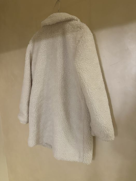 Бяло палто Urban Classics тип Teddy coat, размер S (отговаря на M)