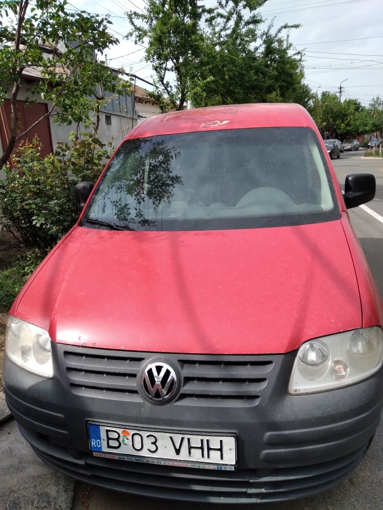 Vînd Volkswagen caddy  an fabricație 2009 motor 2.0 fără turbină aer c