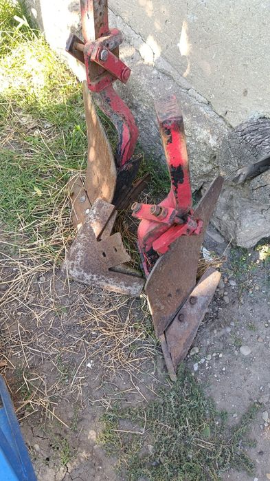 Tocătoare tip elicopter și plug vie