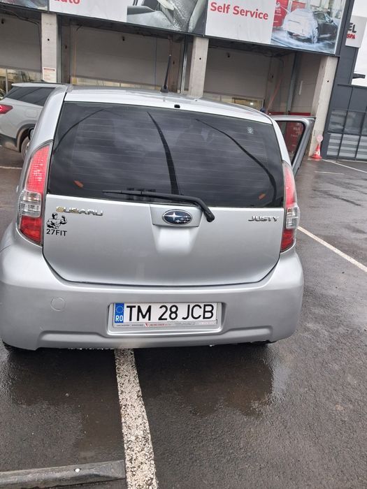 Vând subaru justy 1L benzina  an 2009 acte  la zi  fiscal