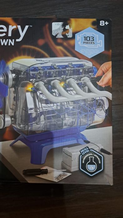 Motor mecanic de jucărie