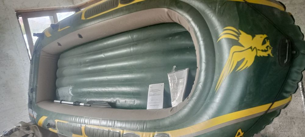 Vând barcă gonflabila