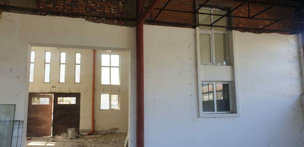 Inchiriez hale si teren str Erou Iancu Nicolae 4000mp teren 2000mp hal