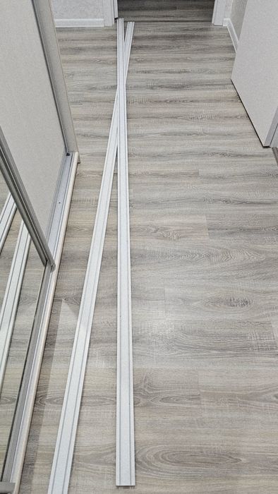 Гардины 2 штуки  пластиковые  3.4 м