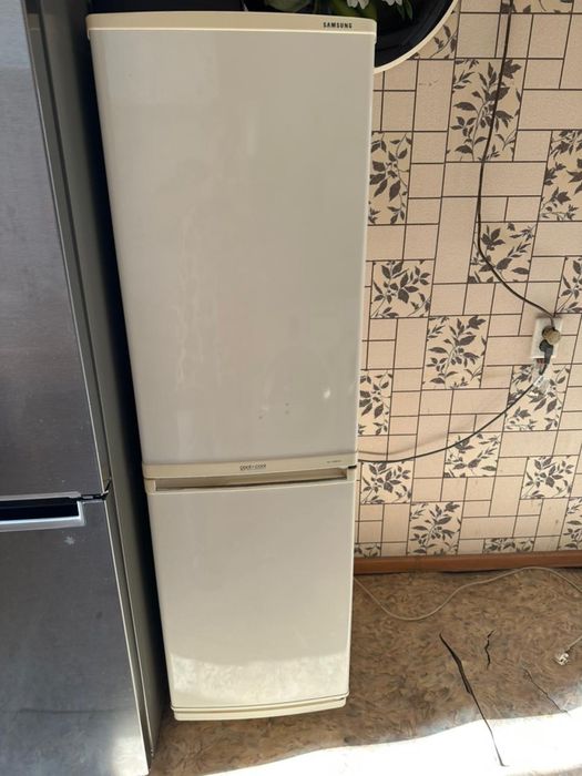 Холодильник Samsung продам рабочий