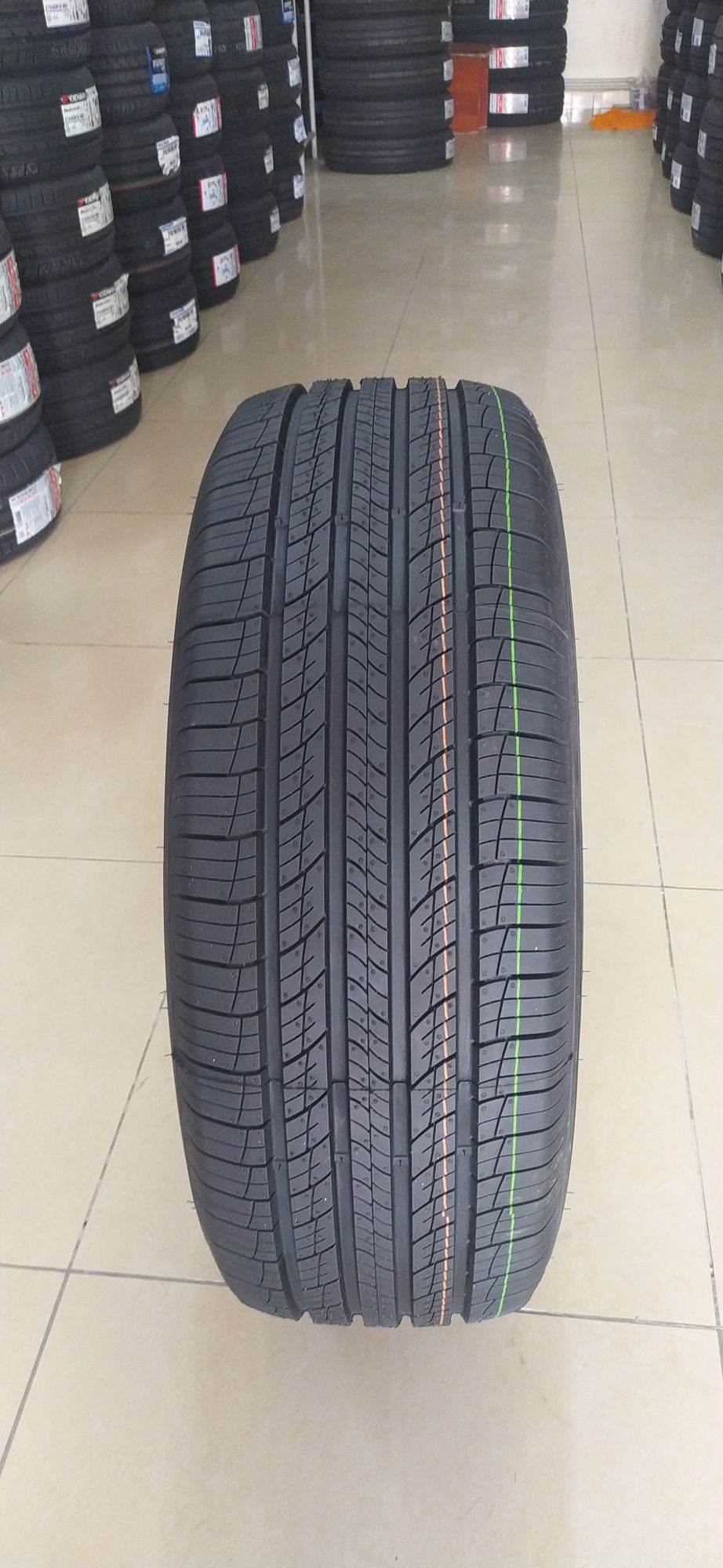 265/65R17. Hankook. RA33