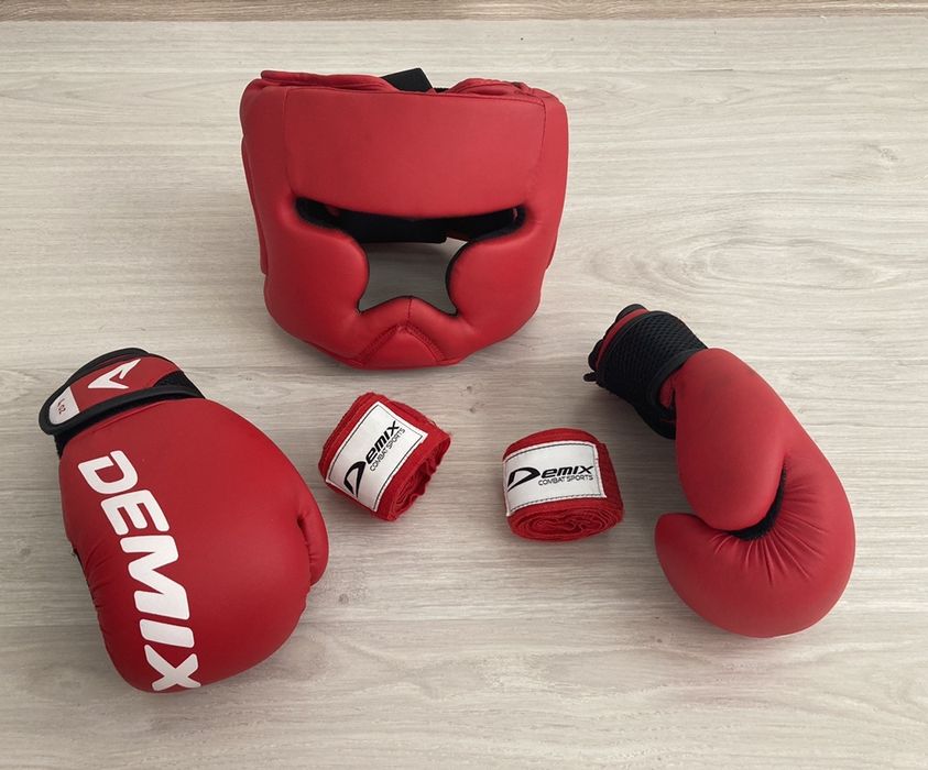 Детские Боксерские перчатки со шлемом