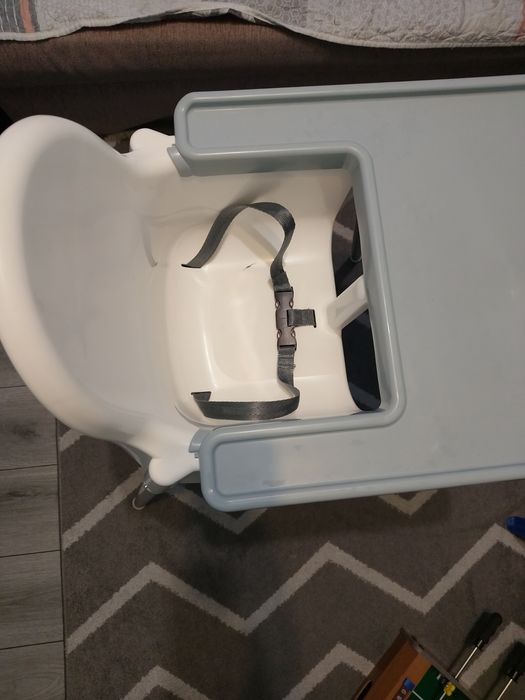 Детско столче за хранене.