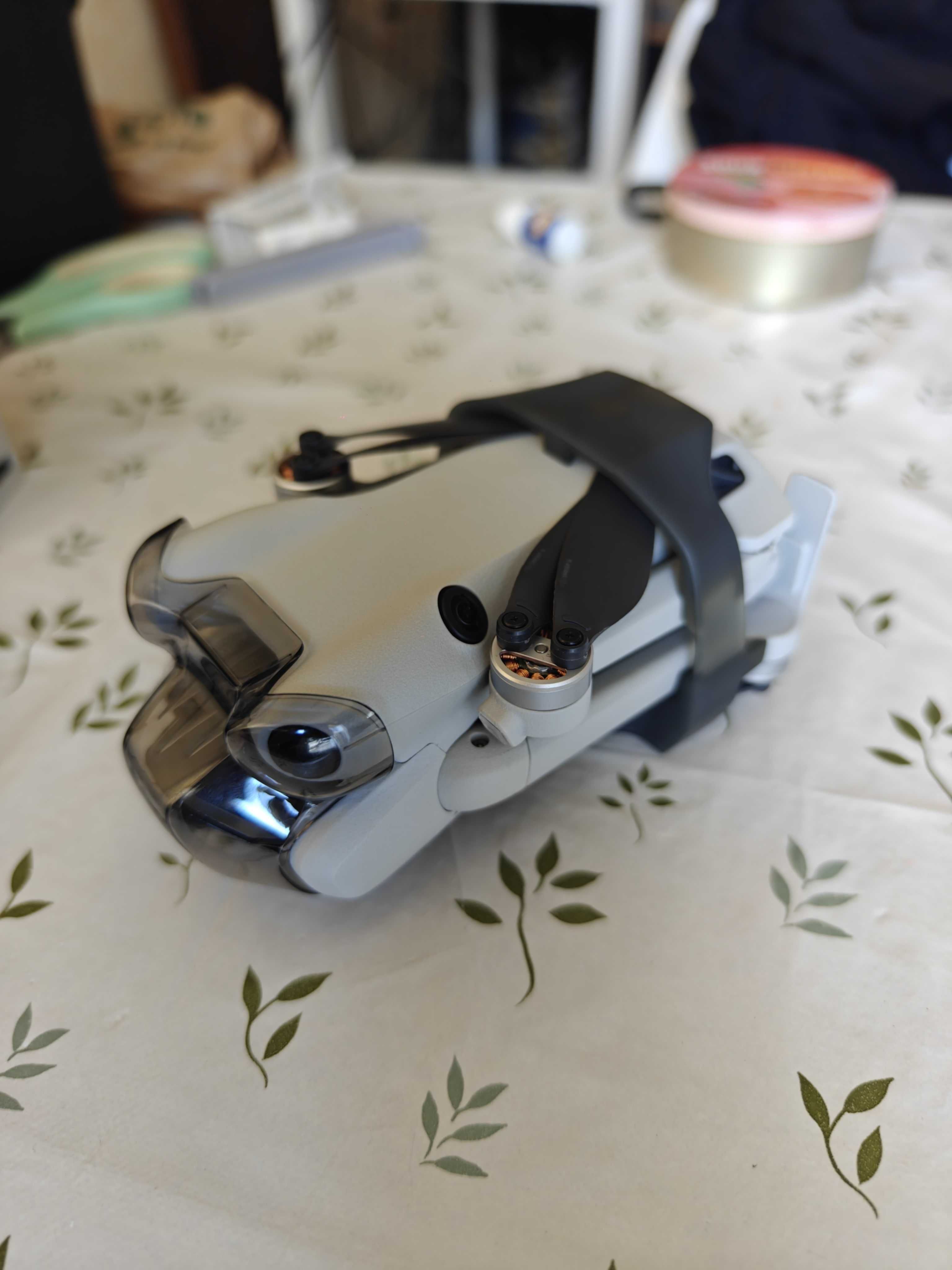 DJI Mini 4 Pro Fly More Combo с DJI RC2 (DJI Care 1 Yr)