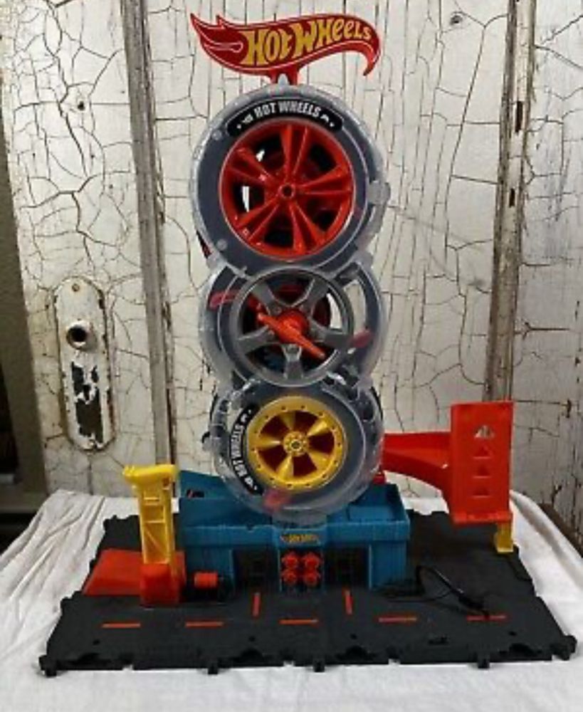 Писта Hot wheels гуми