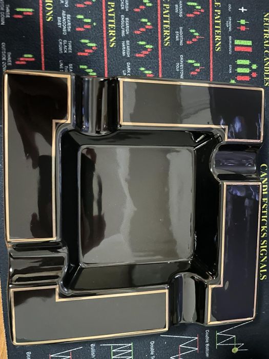 Луксозен пепелник за пури