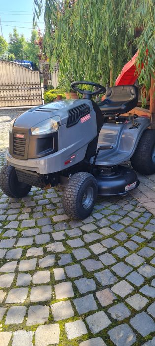 Tractoraş tuns gazon 17 cai putere.