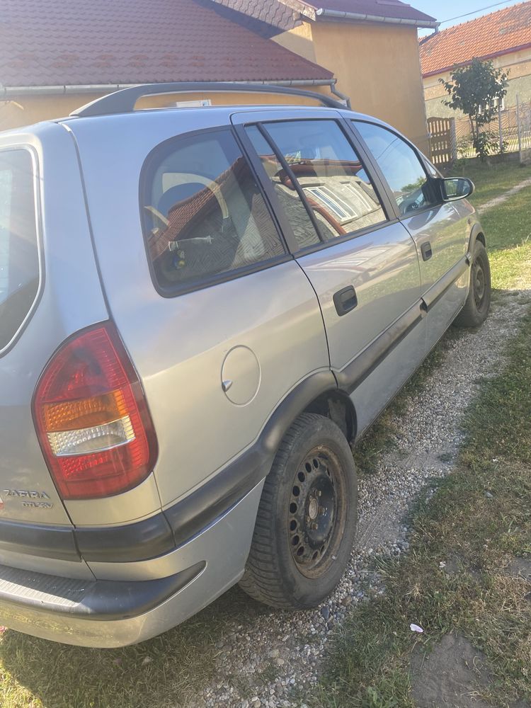 Vând Opel Zafira detalii la nr de telefon sau privat
