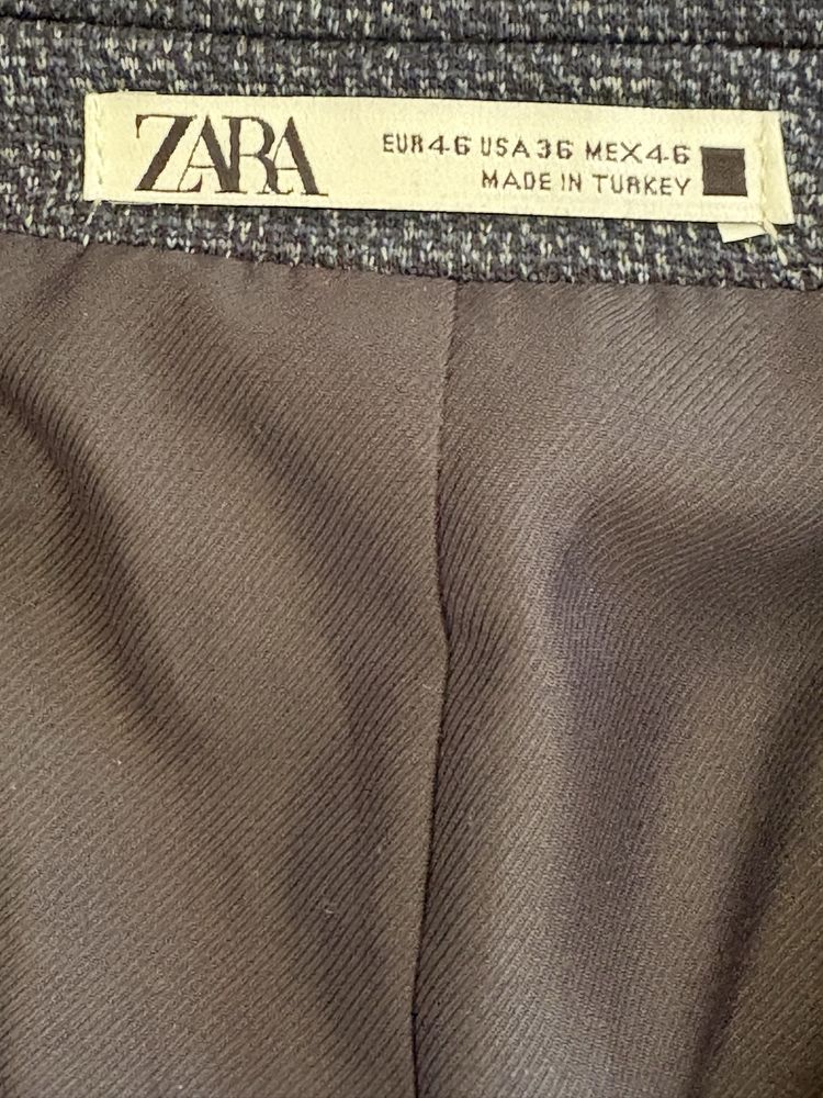 Мъжки костюм ZARA