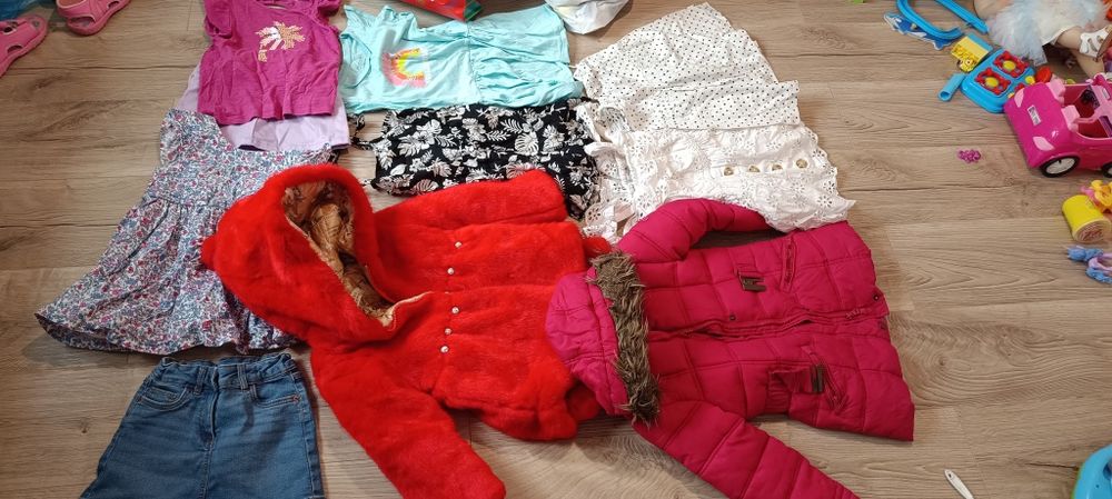 Căruț bebeluș, premergător, lot haine fetiță și nou născut