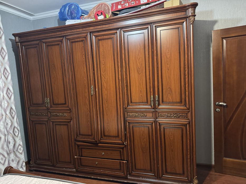 Продам спальный гарнитур