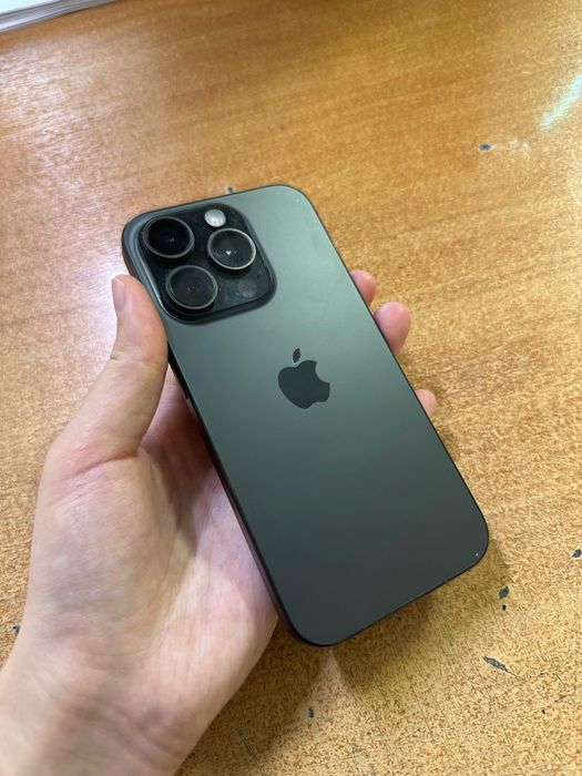 iPhone 15 pro (черный)