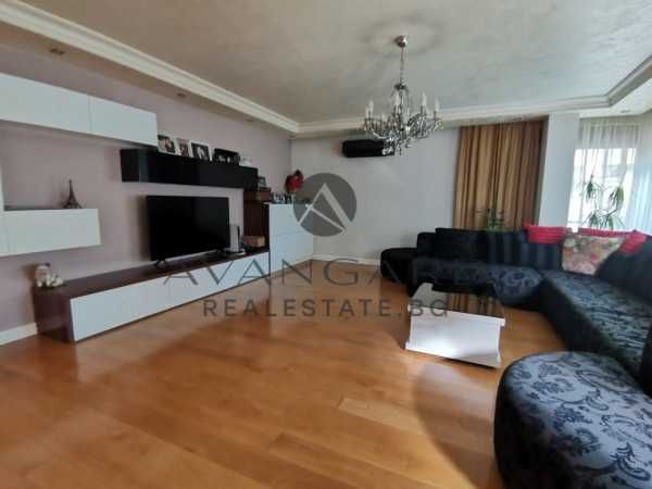 Продава се Четиристаен апартамент в Пловдив, Кършияка - 315 кв.м за 2000 €/кв.м - Снимка #1