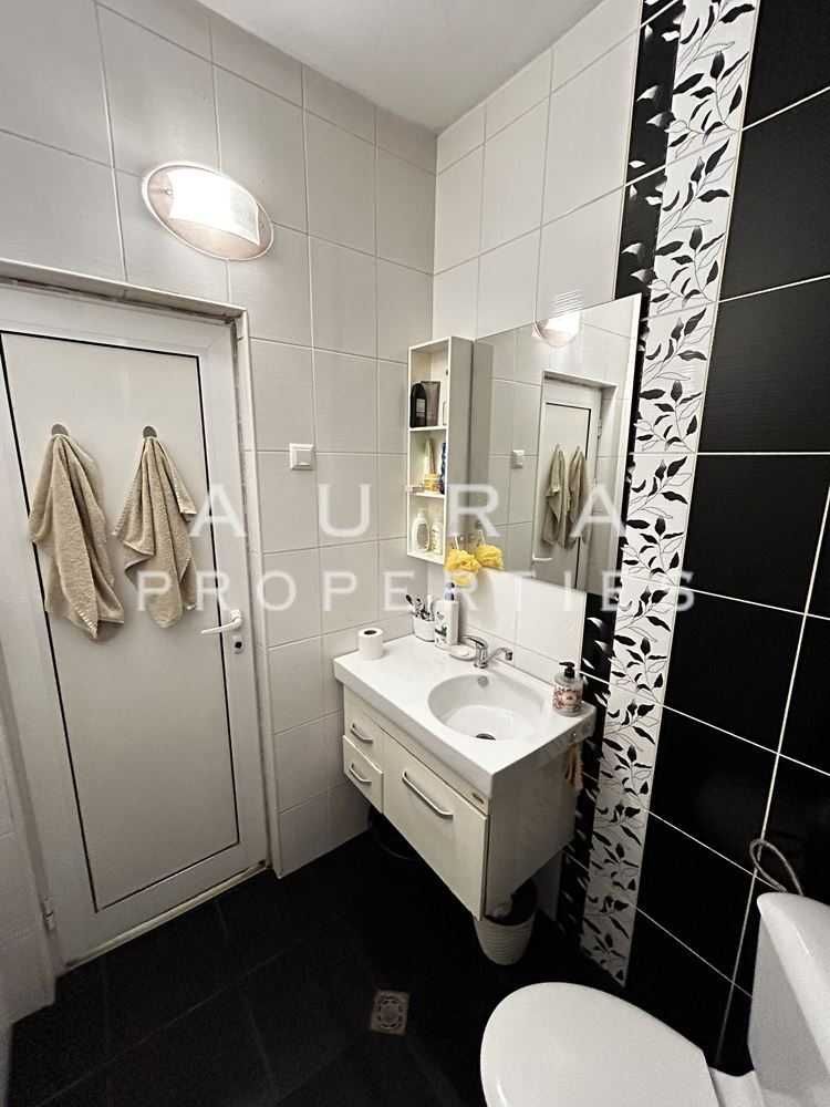 Продава се Двустаен апартамент в Разград, Център - 73 кв.м за 1293 €/кв.м - Снимка #9