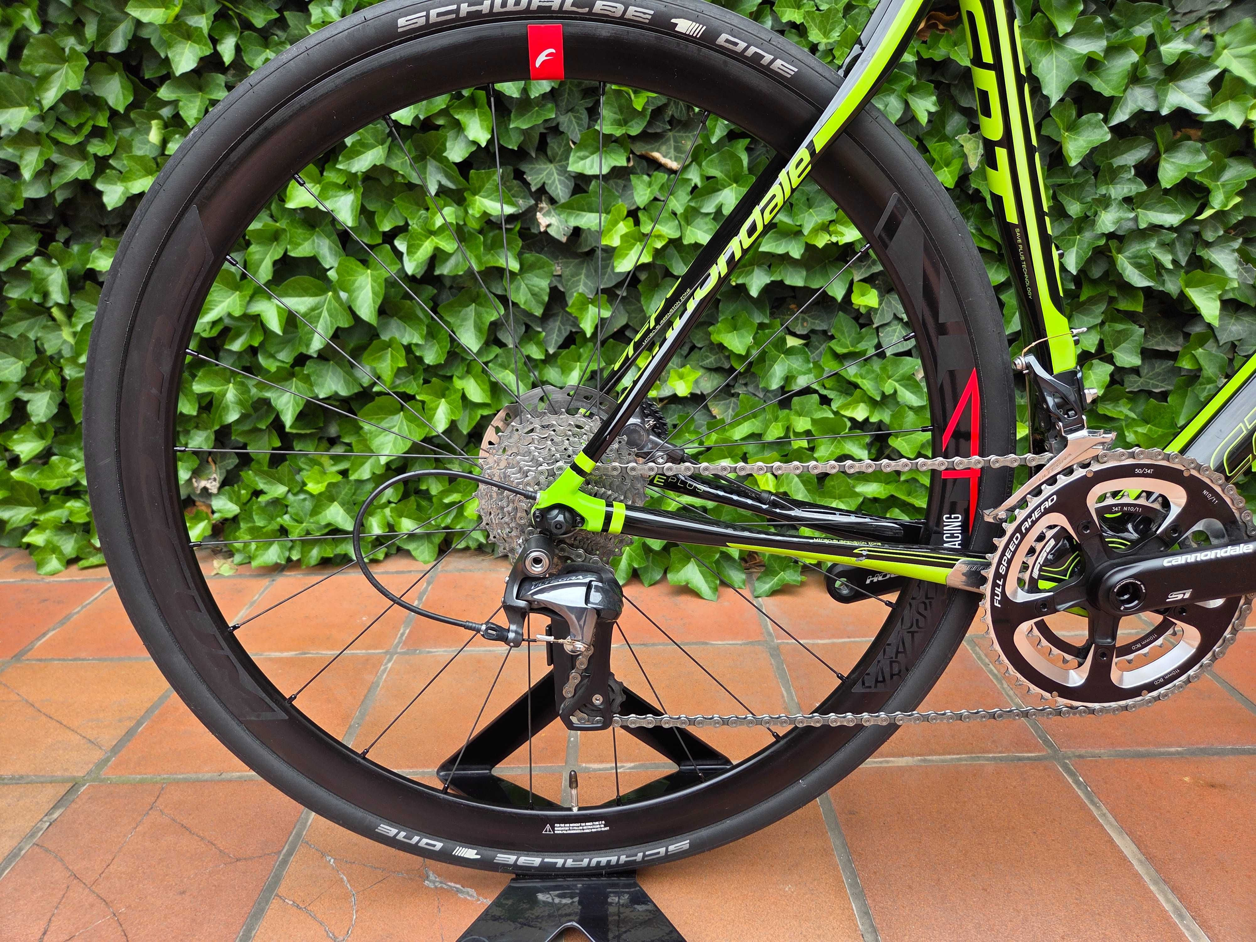Bicicleta cursiera Cannondale Synapse Carbon Ultegra Disc