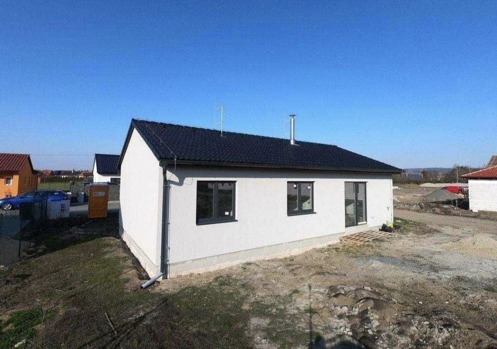 Casute pe structuri metalice învelite cu panou senwis