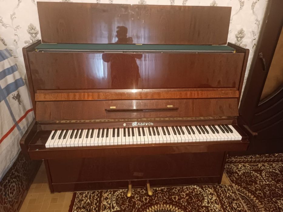 Pianino belarus yangidek turibdi