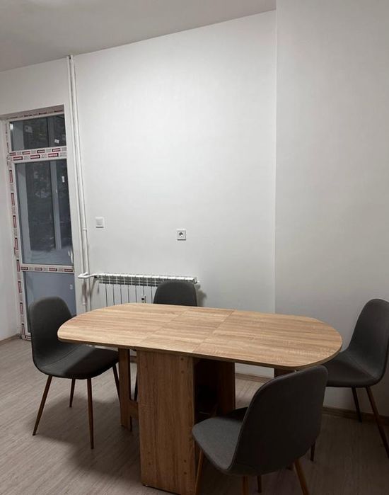 Дава се под наем Тристаен апартамент в София, Център - 87 кв.м за 700 € - Снимка #1