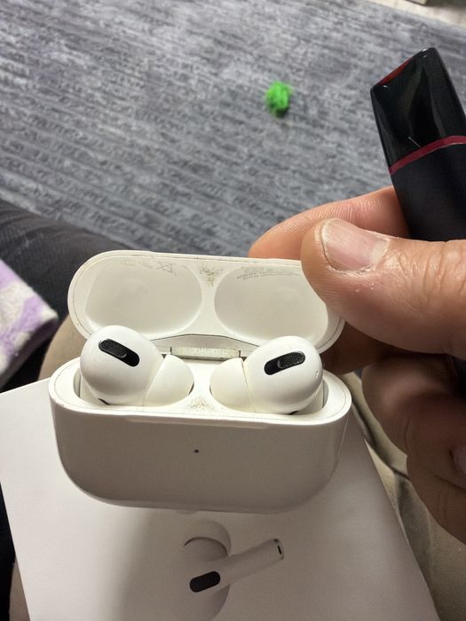 Airpods pro 2 iesite din garantie pe 25.09.2025