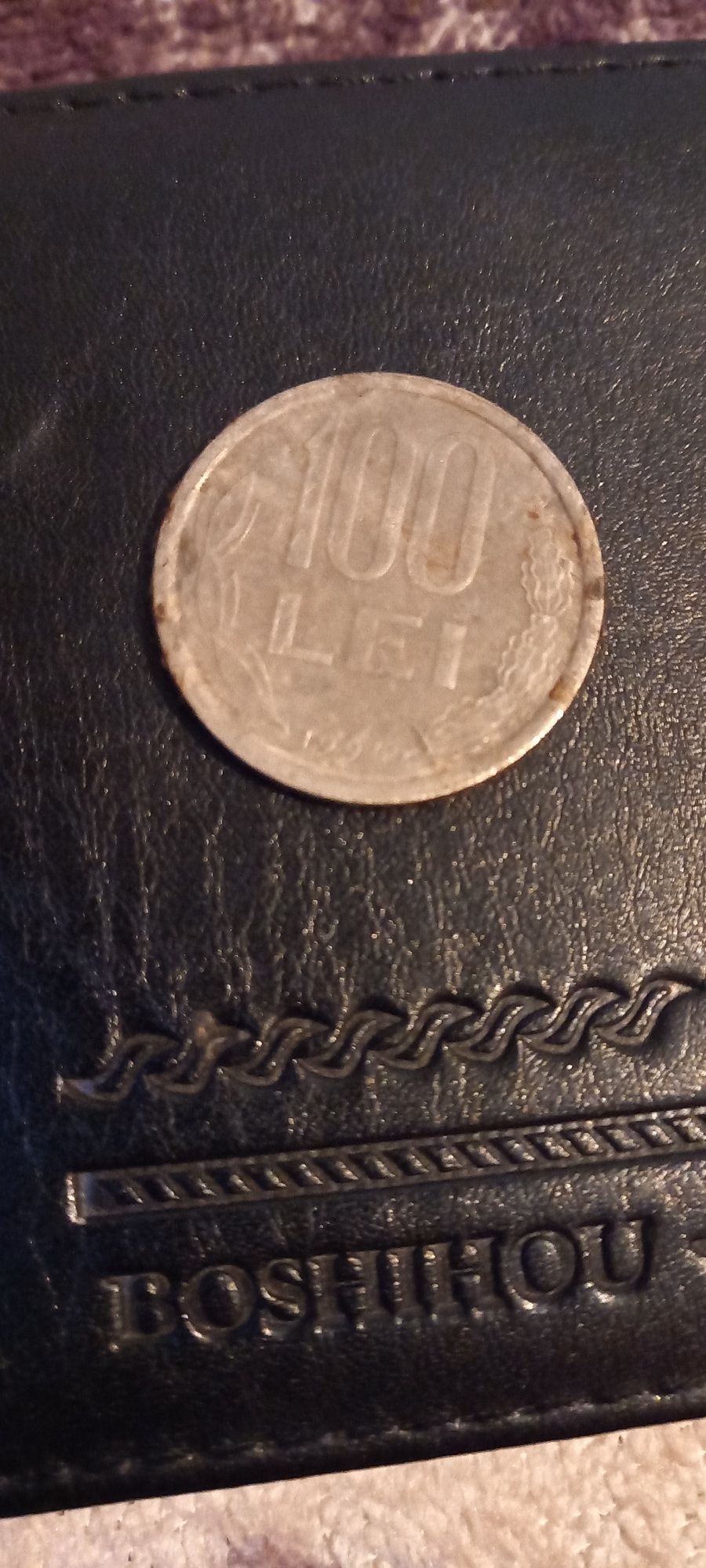 Monedă veche.E de 100 de lei vechi