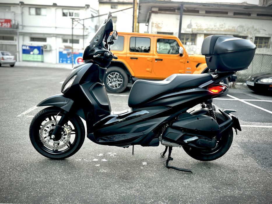 Piaggio Beverly 300 Deep Black + Accesorii