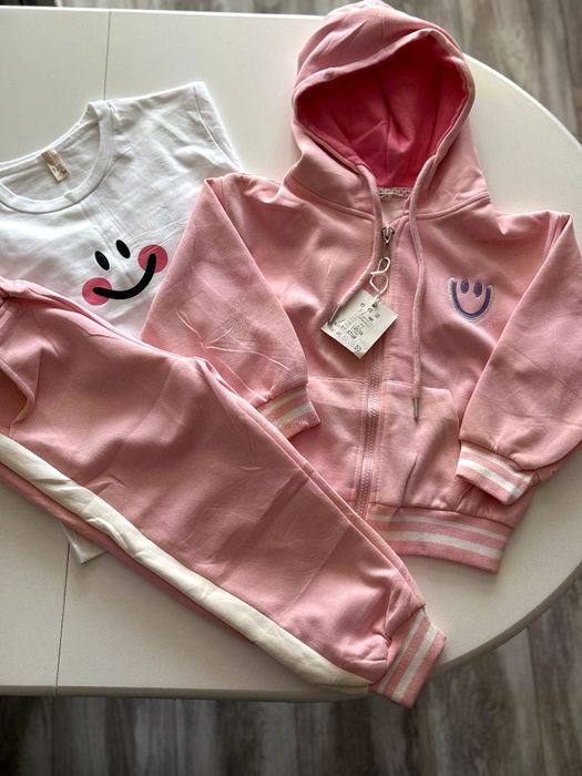 Тройка абсолютно новая для девочек