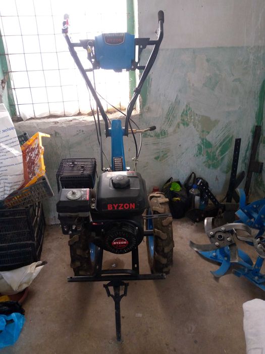 Motoblok byzon 7,5 HP sotiladi