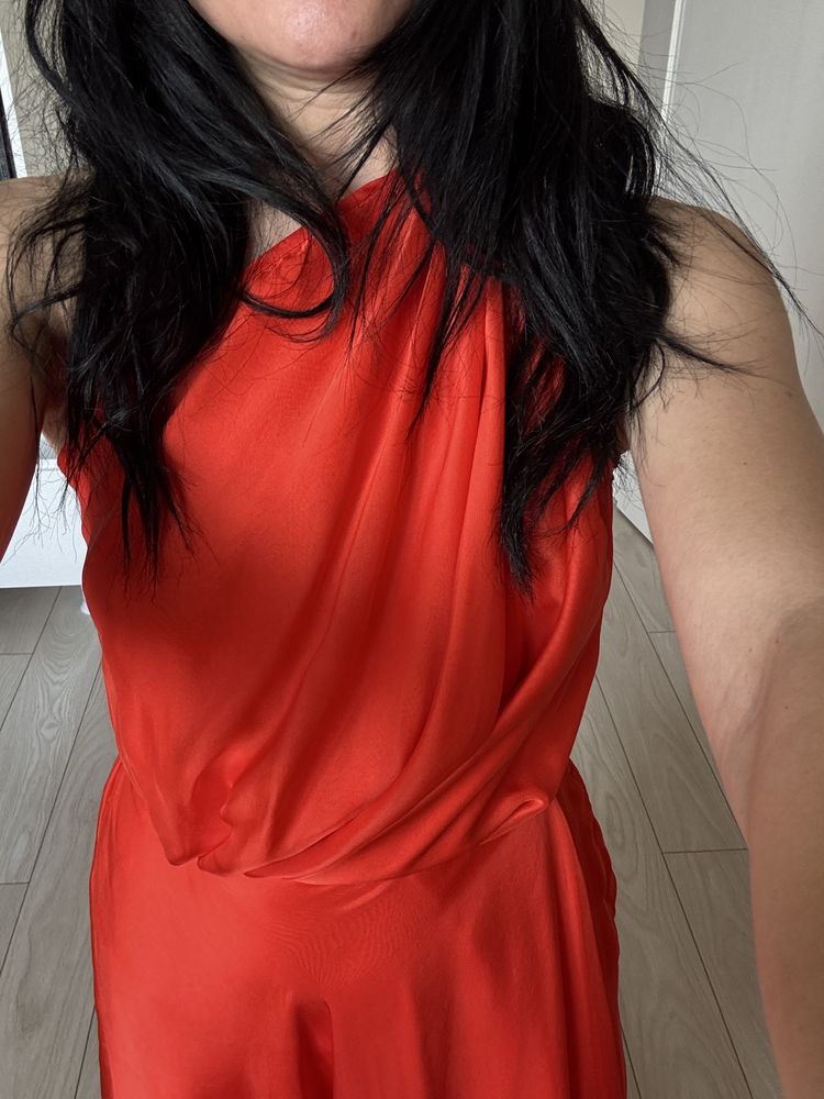 Irina Schrotter rochie pe un umar, din voal de mătase naturală