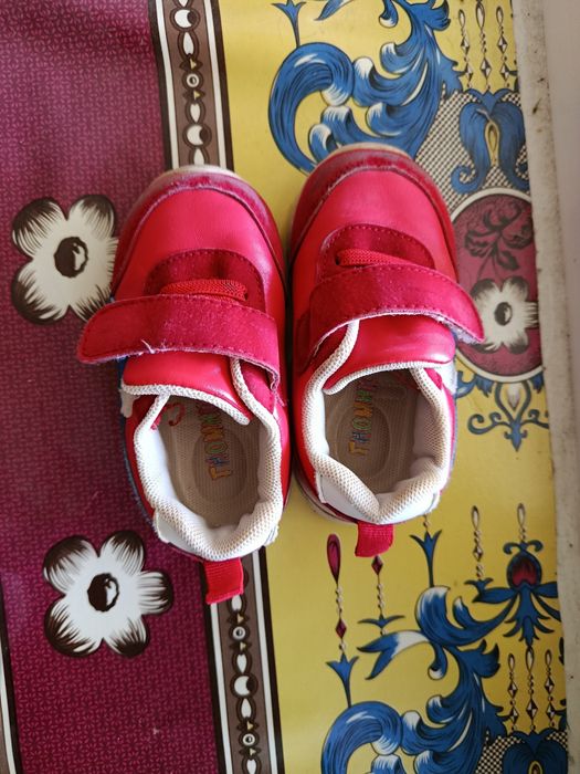 Отдам детскую обувь