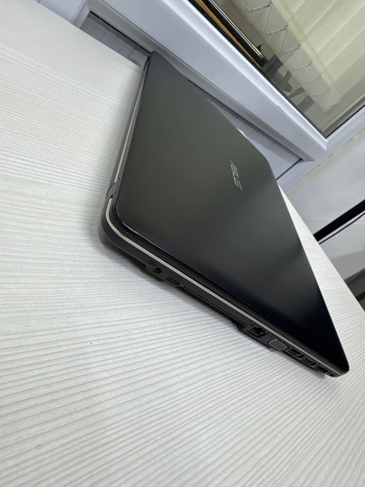 Ноутбук Asus Core i3-5th SSD 256gb ОЗУ 8gb Быстрый Легкий