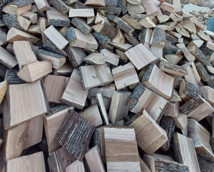 Lemn de foc stejat uscat 600 lei tona