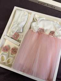 Красивое платье для новорожденных