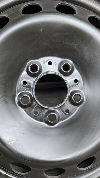 4 jante tablă BMW 17 țoli cu anvelope iarnă 225/50/17