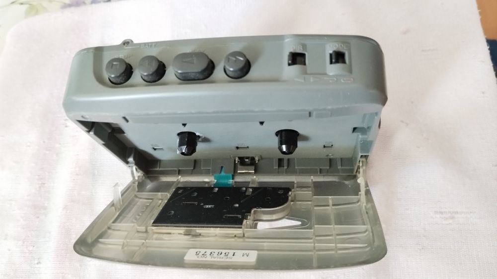 Vând doua Walkman Sony