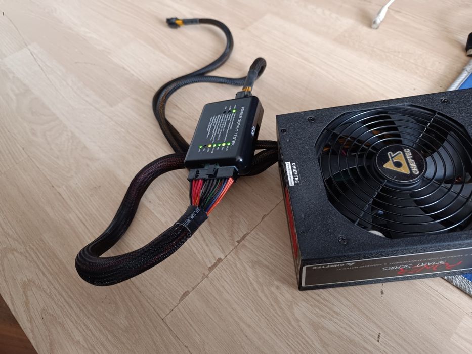 Модулно захранване  Chiftec GPS1250C  1250W gold с проблеми