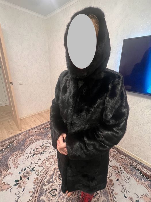 Норковая шуба- блэклама отличного качества !